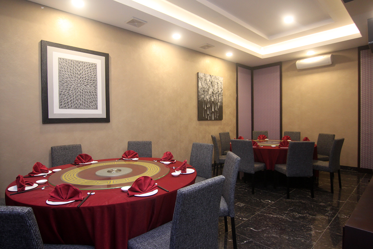 Private room Emerald Chinese Restaurant Grand Tjokro Balikpapan yang bisa dijadikan ruang makan keluarga