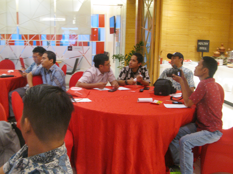 Para undangan bukber komunitas jurnalis Honda Balikpapan