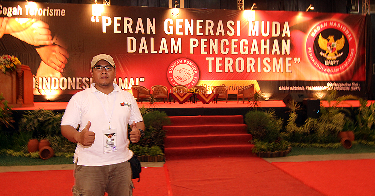 Menghadiri Dialog Pencegahan Paham Radikal Terorisme dan ISIS garapan BNPT di JEC, Yogyakarta (28/10/2015)